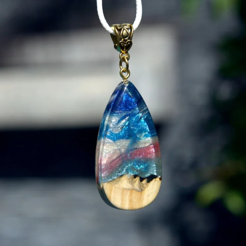 Ocean Teardrop Necklace Transparent Resin Layered Beach,  Ocean Necklace Women's Seaside Vacation Luminous Jewelry Necklace Gift