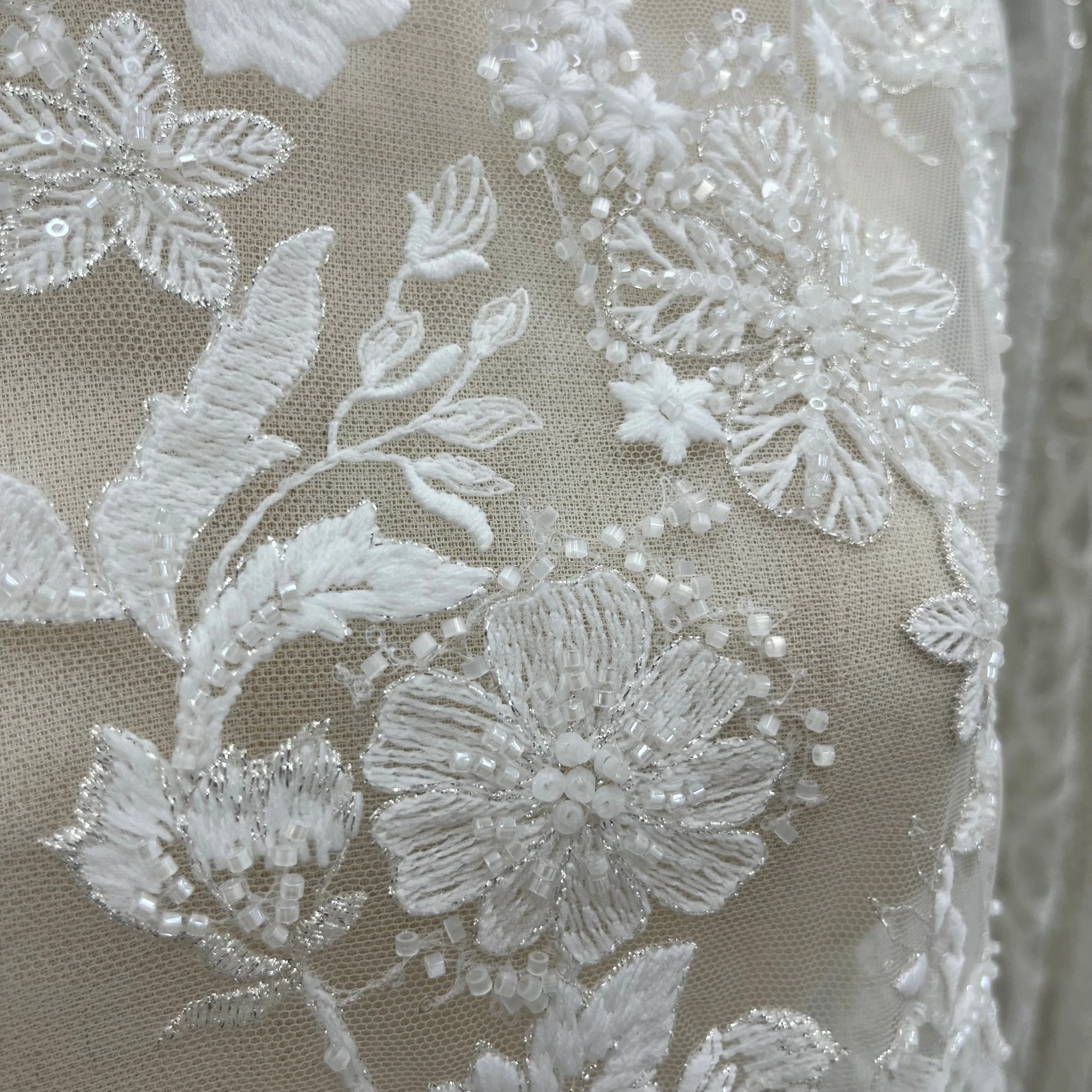 Delicate floral pattern sequin bead embroidery fabric suitable for wedding dresses and gowns