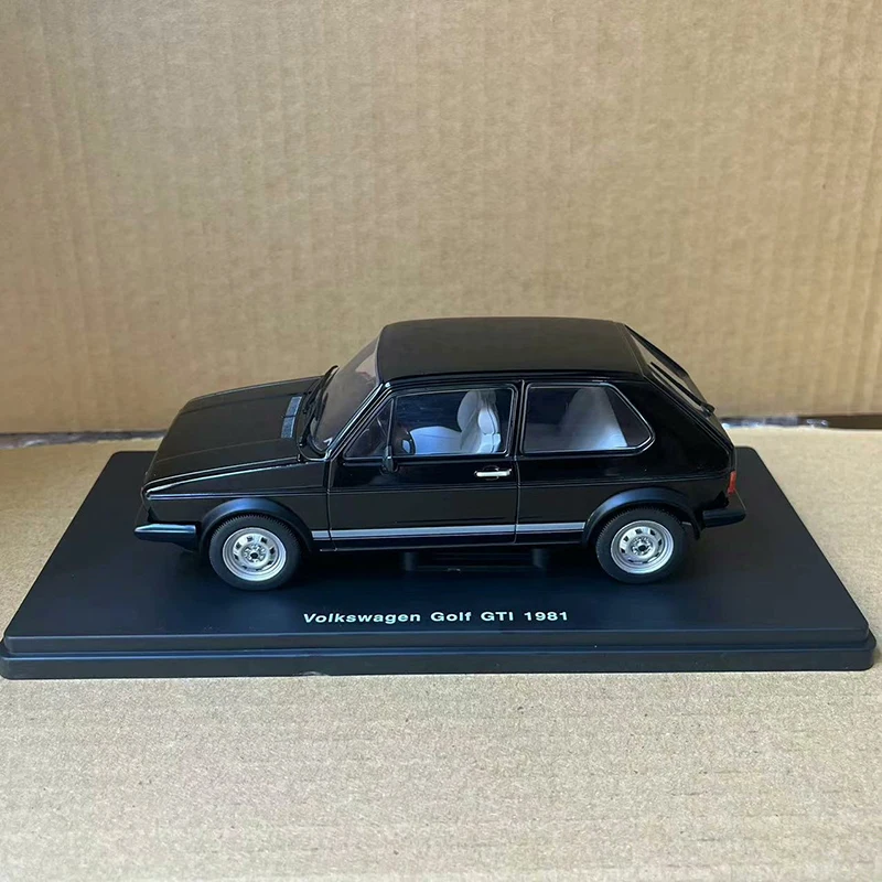 IXO 1:24 Scale GOLF GTI 1981 Car Alloy Simulation Car Model Diecast Toy Collectible Ornaments