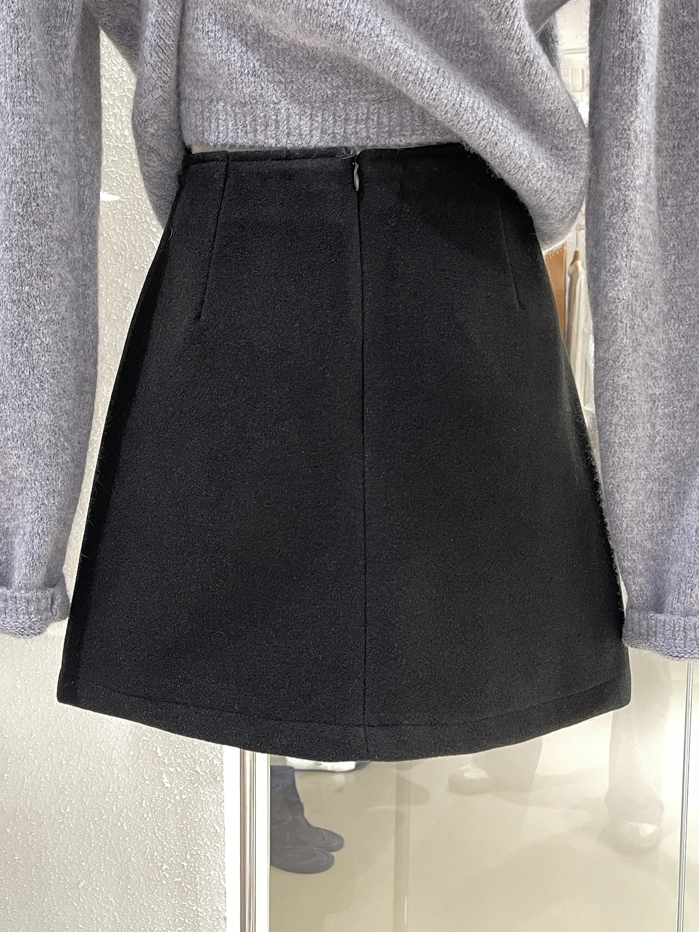 Korean mat High Waist Woolen  Skirt Women's 2025 New Sle Slimming Anti-Light A-Line Skirt Casual Fit