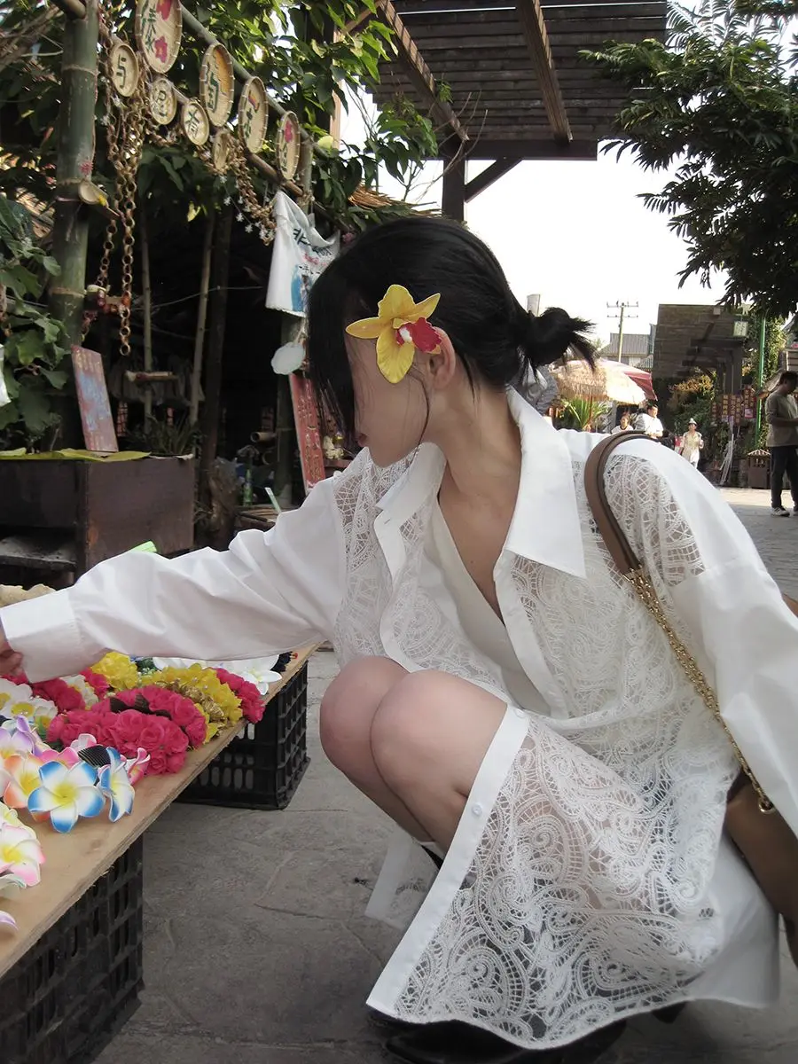 

White Hollow Lace Splicing Loose Slimming Long-sleeved Shirt for Women, New Spring 2025 Top for Women