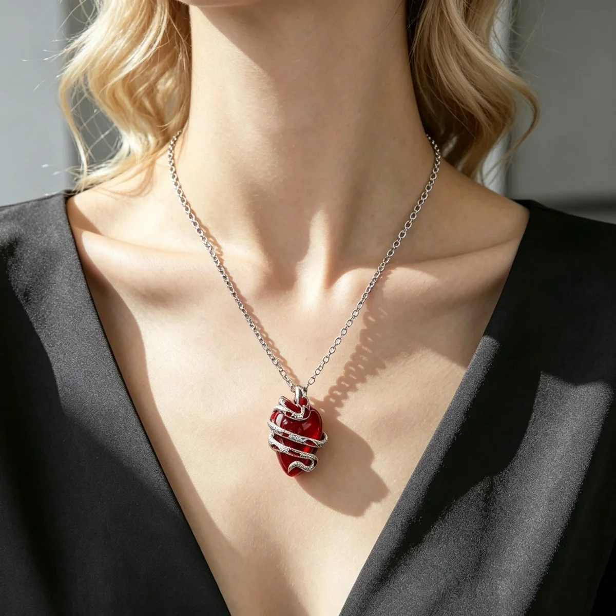 Halloween Kreative Schlangen-Umwickelte Rote Herz-Anhänger-Halskette für Damen und Herren, Gothic Punk Dornen-Rosen-Blumen-Choker, Party-Schmuck – Detail 6