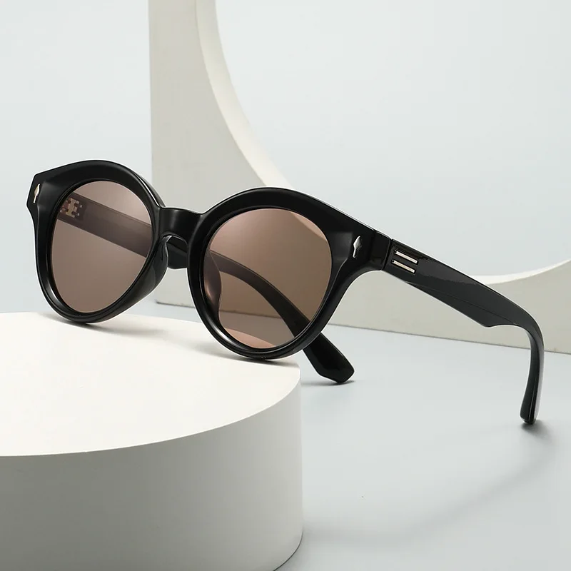 Vintage Cat Eye Round Polarized Sunglasses for Women Black Thick Frame Metal Decor UV400 Anti-Glare Driving Sun Glasses
