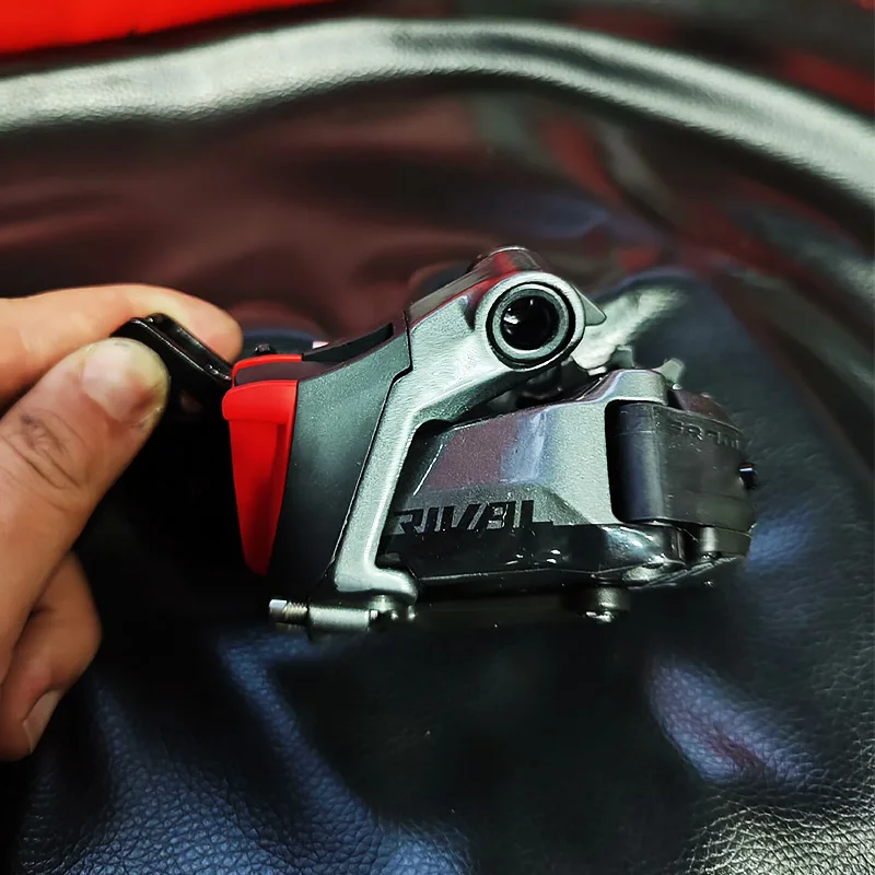 

SRAM Rival AXS Rear Derailleur 12-Speed Wireless Electronic Rear Derailleur for Road Bike RD-RIV-E-E1