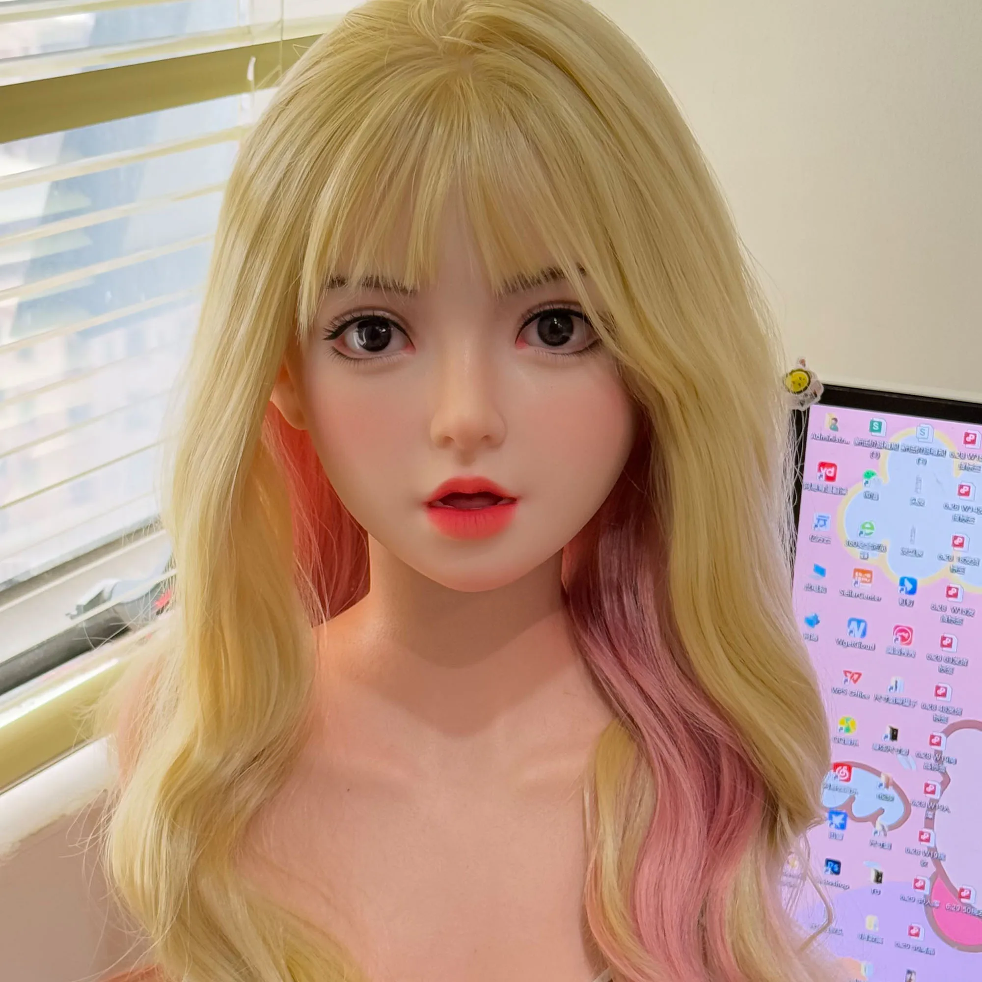 

Limited edition silicone head, exquisite makeup, hair and eyebrow transplantation, M16 screw interface