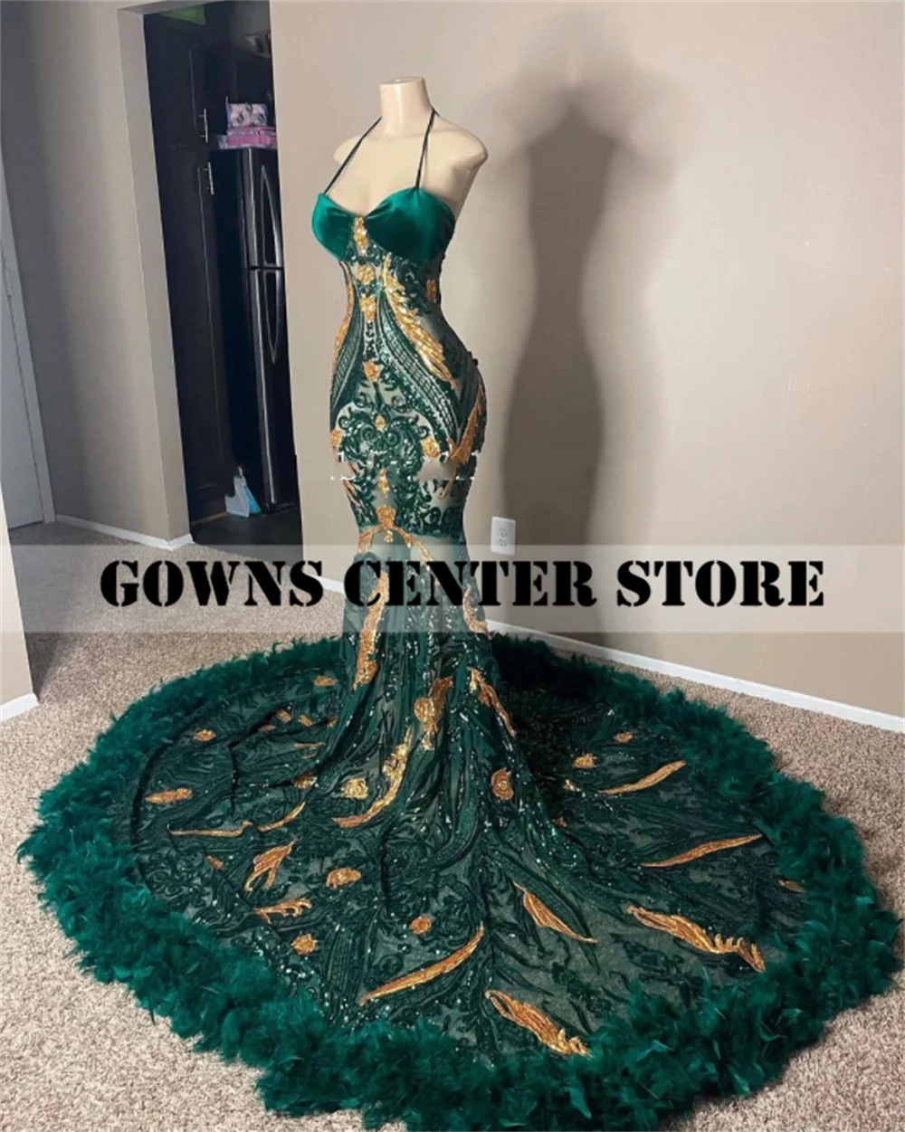 Vestidos de fiesta de plumas de encaje con lentejuelas de color verde oscuro y dorado, vestido de novia de sirena con cuello Halter de lujo para niñas negras, vestido de cóctel personalizado