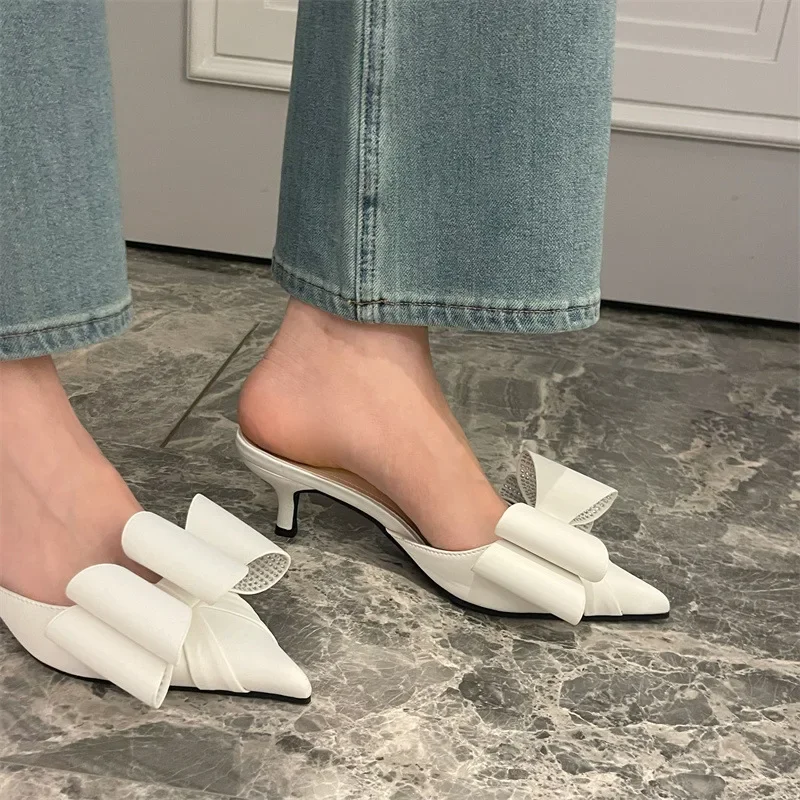 

2023 Big Bow Satin Low Heel Slippers Sweet Fashion Summer New Outdoor Slim Heel Slippers Size 35-39 Pointed Toe Women's Sandals