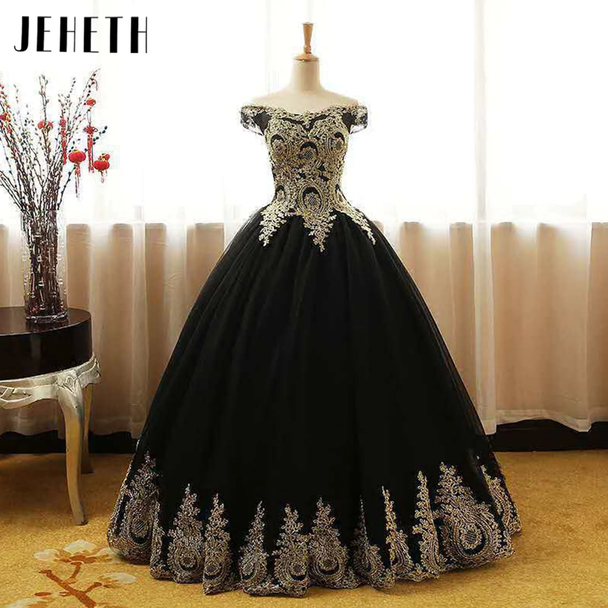 

Black Ball Gown Quinceanera Dresses Gold Lace Appliques Prom Party Gowns Off The Shoulder Vestido De 15 Birthday Dress 2026