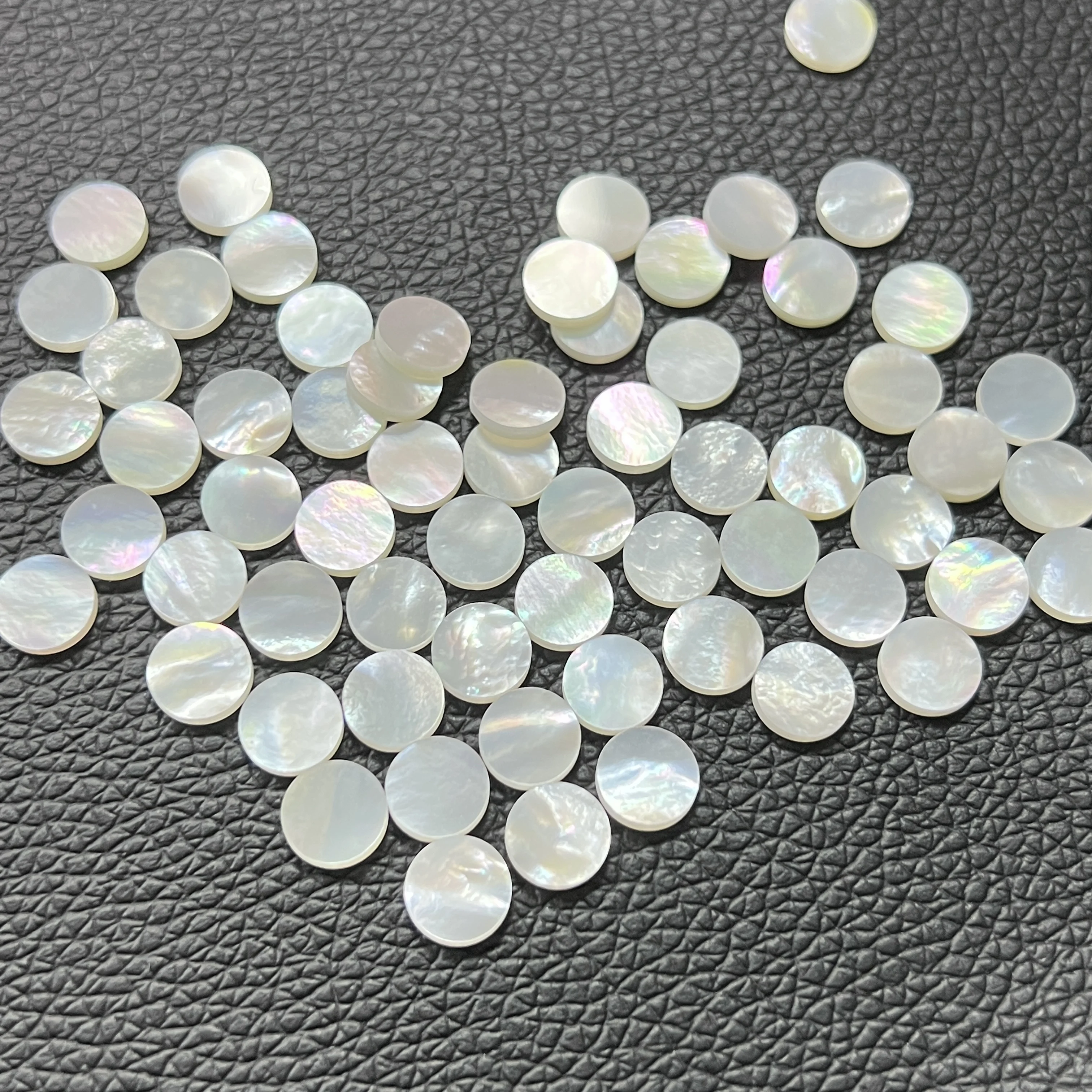 100 pezzi 1 borsa 8mm rotondo 2mm di spessore doppio piatto bianco naturale madreperla Shell Gemstones