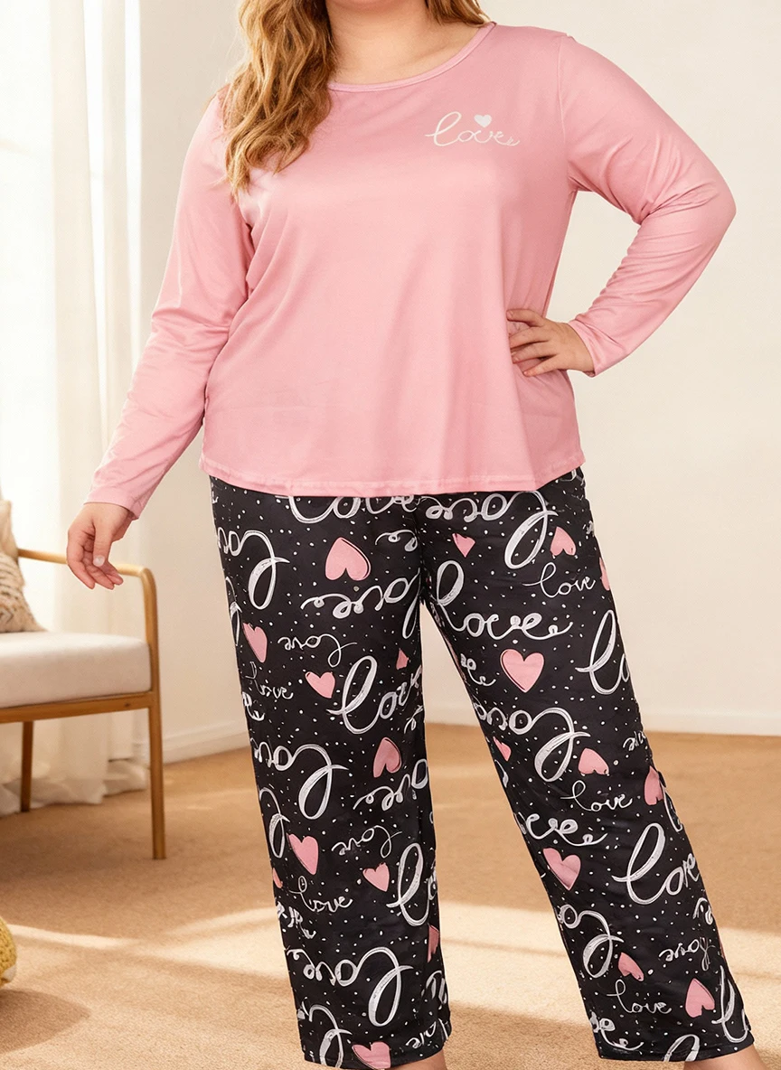 

Комплект из двух предметов: большой женский топ с длинными рукавами и длинными брюками с буквенным принтом в форме сердца для домашней одежды и пижамы.