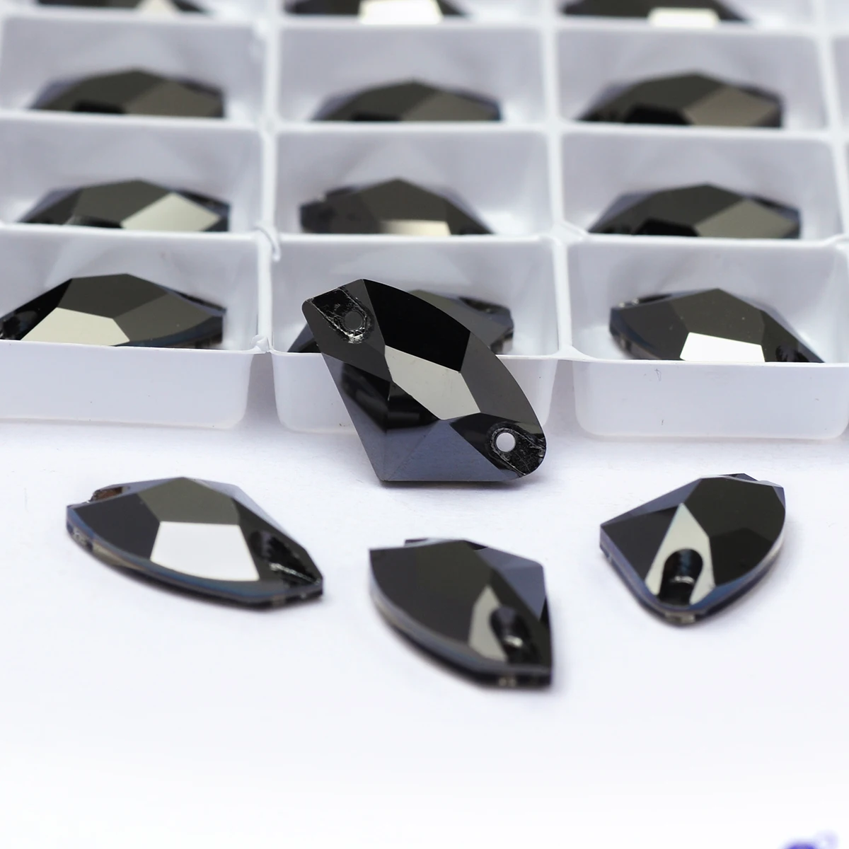 Jet Hematit K9 Glas Aufnähbare Strasssteine Kristallperlen Steine Strass-Applikationen für Hochzeitskleider DIY Kleidungsdekoration – Detail 2