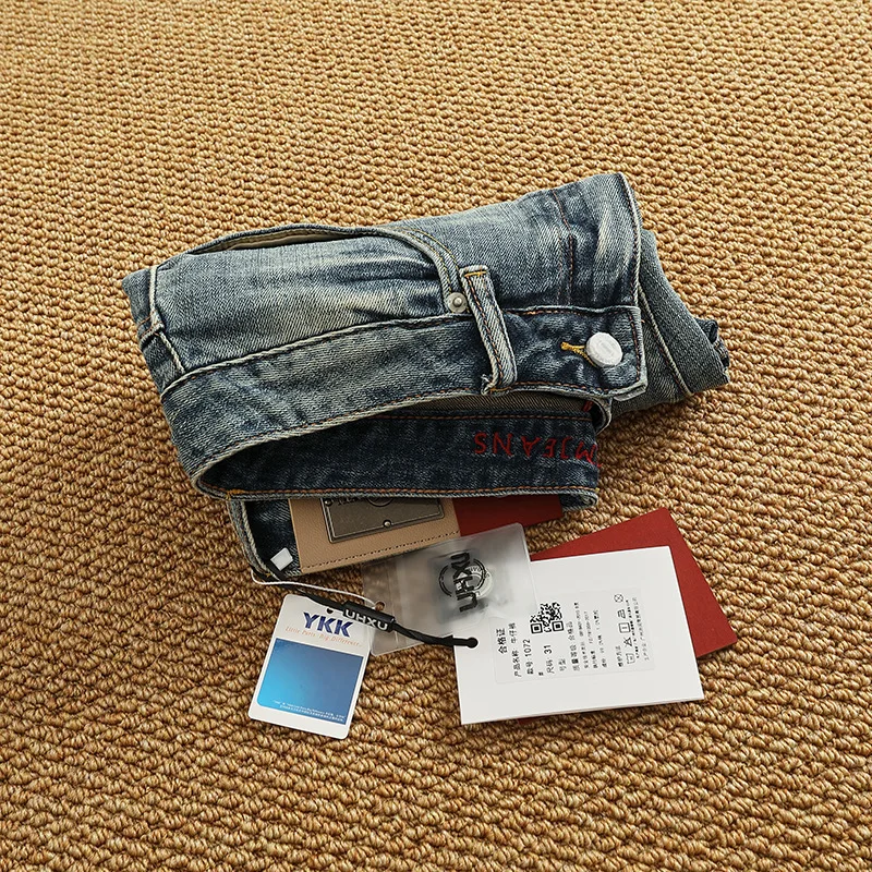 ฤดูร้อนสีฟ้าอ่อนคิดถึงล้างกางเกงขาสั้นผ้ายีนส์ผู้ชายใหม่ผ้าฝ้ายยืดกางเกงยีนส์สบายๆอินเทรนด์แบรนด์หลอดตรงกางเกงขาสั้นย้อนยุค