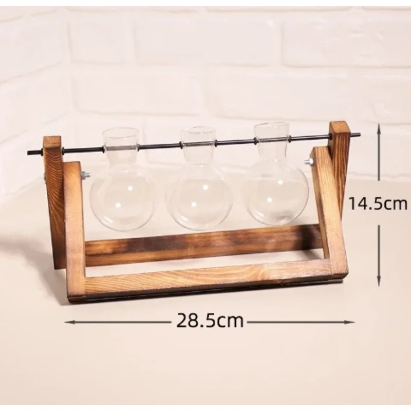 Arredamento bagno: dispenser creativo di sapone con cornice in legno, vasi in vetro idrofilo e ananas verde - per organizzare fiori, scrivania
