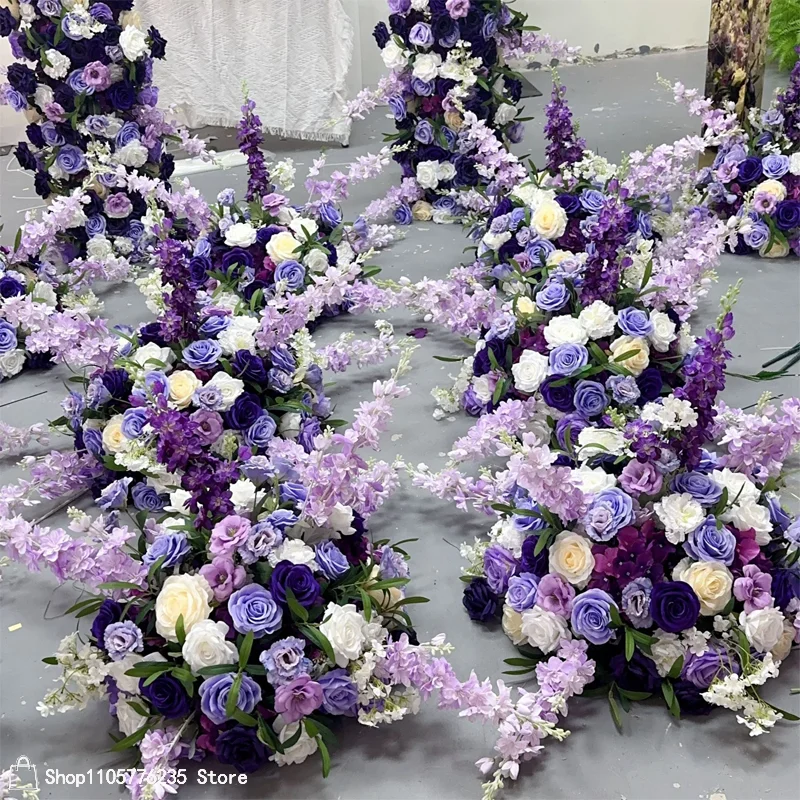 Lila-weißes künstliches Blumenarrangement für Hochzeitsgang, künstliche Rosen und Rittersporn als Tischdekoration für Hotelbankette und Veranstaltungen. – Detail 5