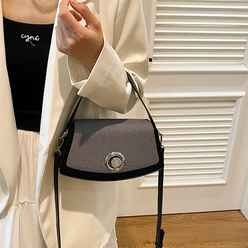 

Elegant Classic Leather Shopper Bag For Fashionable Women Business With Tote Style And Trendy Design