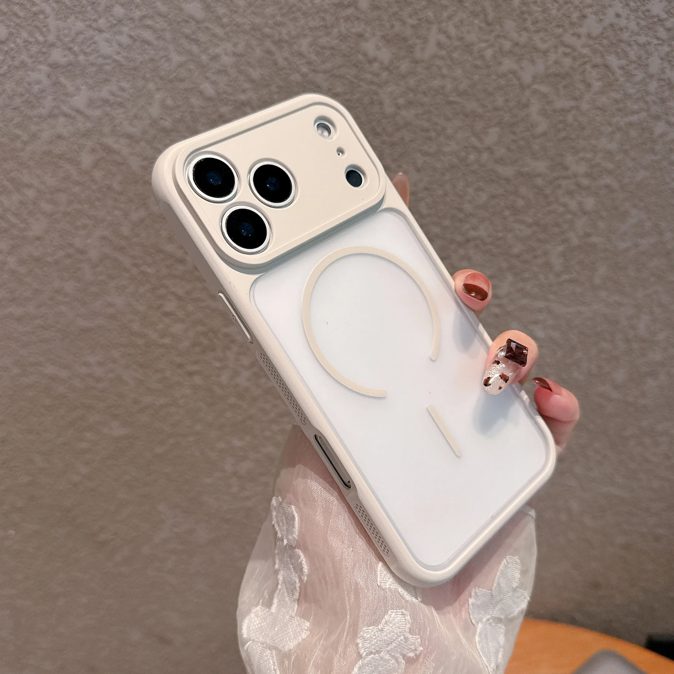 

Translucent Skin Smooth Cooling For Magsafe Phone Case For iPhone 17 Air 16Plus 15 14 13 Pro Max 17 Pro Wireless Charging Cover