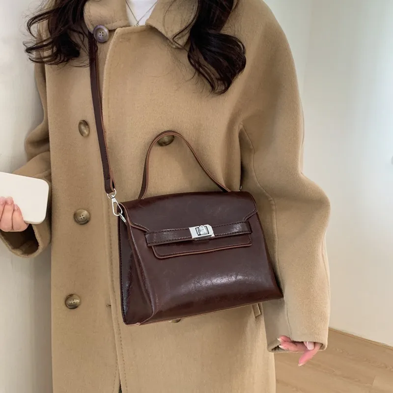 

Best Large Capacity Commuter Bag For Women Tote Messenger Shopper Solid Color Minimalist Everyday Use