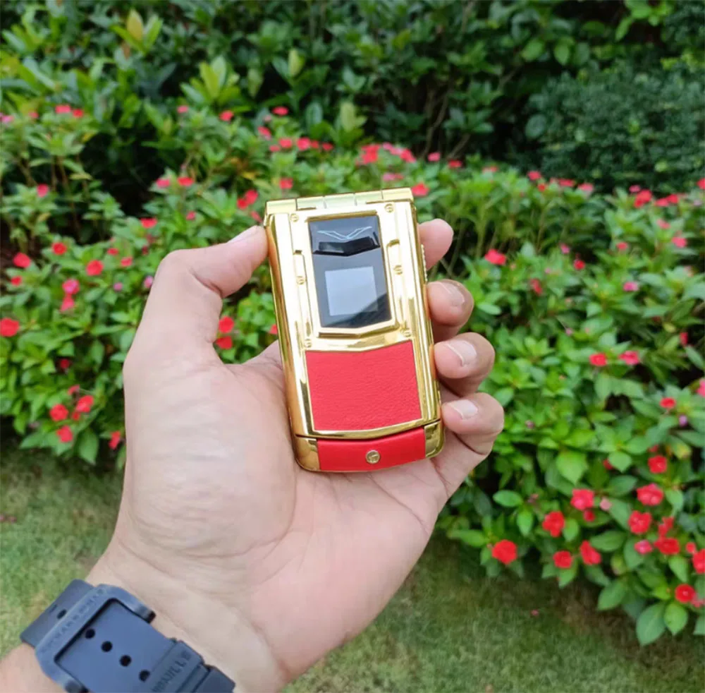 V77 Ayxta GSM CellPhone 2.4inches MTK Dual SIM Dual Standby Flashlight Music Player Bluetooth Flip Mobile Phone