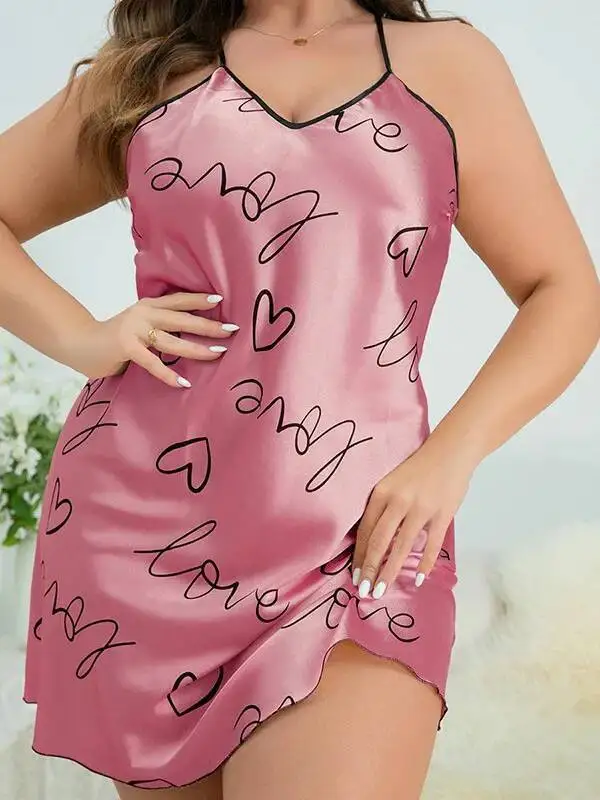 女性の背中の開いたソリッドカラーのドレスハートレタープリントナイトドレスカジュアルルーズホームウェアアイスシルクドレス女性のための魅力的な GRPO