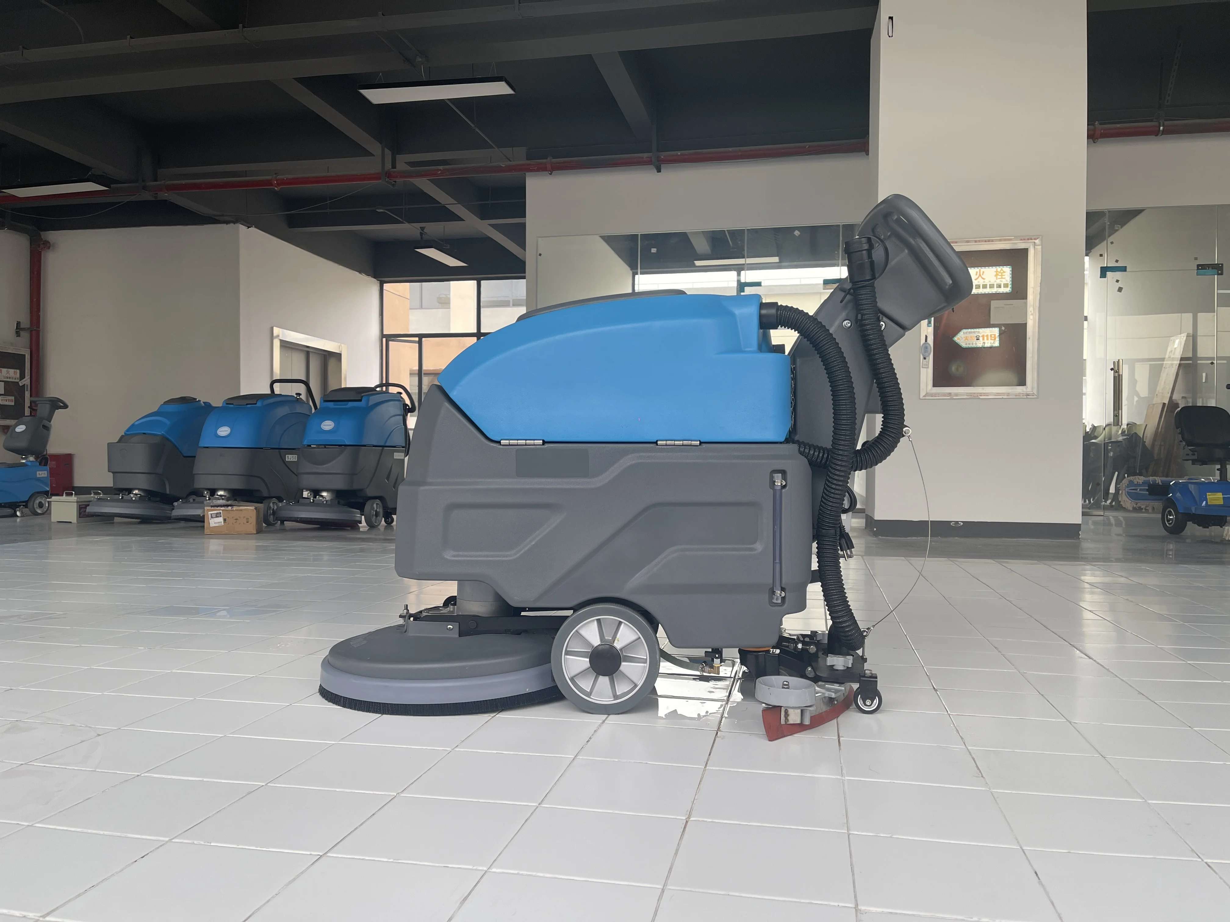 Machine à laver les sols, modèle économique économique économique, entrepôt, brosse électrique, balayeuse de route