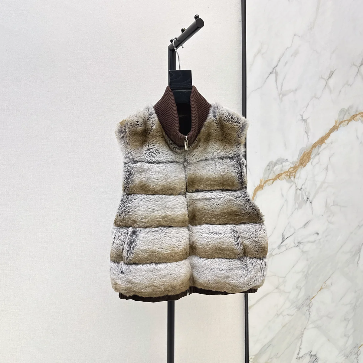 2026 high-quality women's clothing with elastic hem, zipper, stand up collar, reversible vest2692221