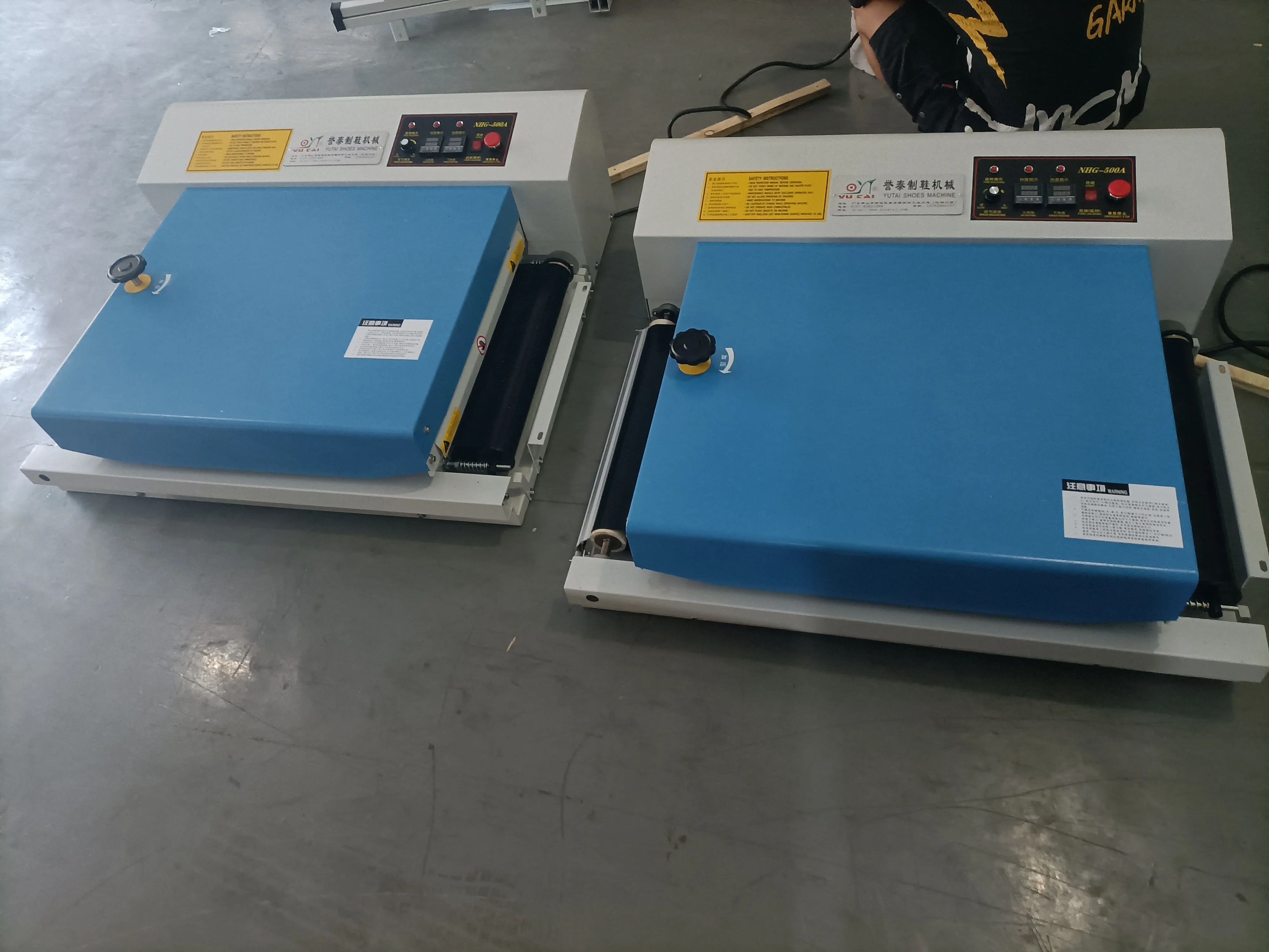 Maszyna do prasowania na gorąco do prasowania rękawic Maszyna do produkcji obuwia