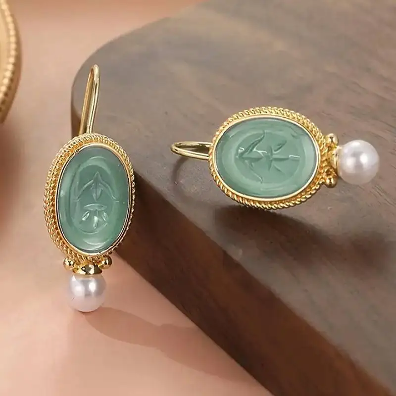 Huitan Elegante Frauen Tropfen Ohrringe Simulierte Perle Frische Stil Hochzeit Party Zubehör Gold Farbe Täglichen Vielseitig Schmuck