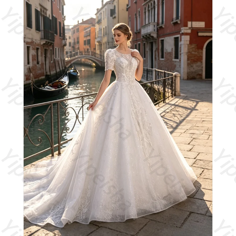 Customized Luxury Lace Short Sleeved Round Neck Wedding Dress Shiny Fluffy Chiffon Princess Bride Gown Suitable for Banquets