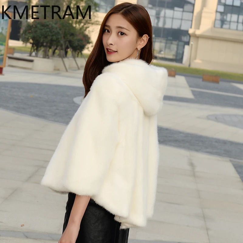 معاطف KMETRAM 100% من فرو المنك الطبيعي للنساء 2025 معطف شتوي دافئ من الفرو الحقيقي أبيض قصير بقلنسوة جديد في ملابس خارجية نسائية