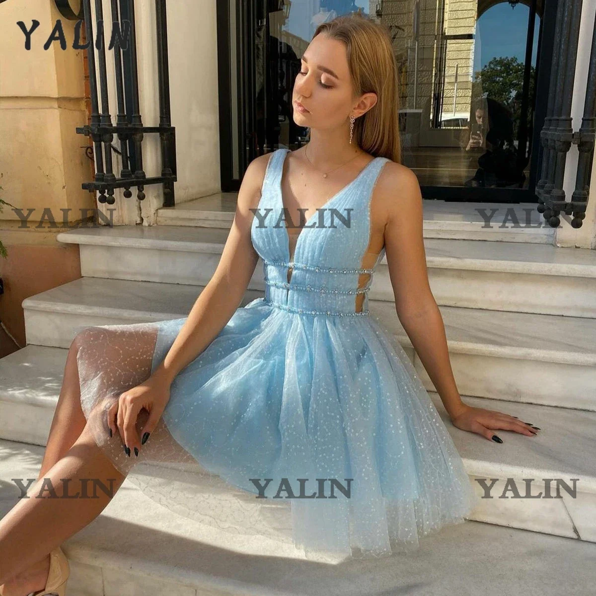 

YALIN Sexy Deep V-Neck Homecoming Dress Sequined Beaded Sash Short Prom Dresses Backless Sky Blue Cocktail Party Gown 2022 New