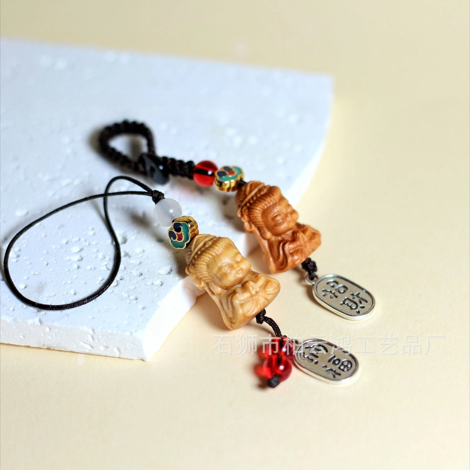 

Keychain Arborvitae Wooden Key Holder Tathagata Buddha Lanyard Handcarved Guanyin Buddhist Keyring Carving Pendant