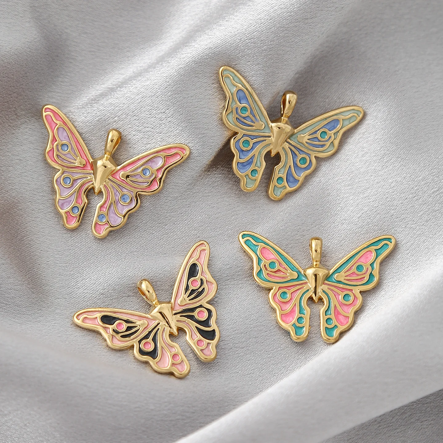 

5pcs Gold Plated Stainless Steel Large Butterfly Pendant Exquisite Charms For Women DIY Animal Necklace Jewelry Findings Gifts