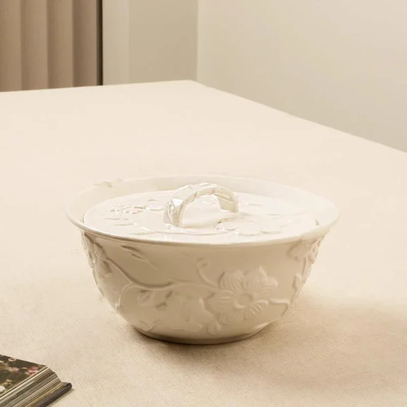Soup bowl with lid, white