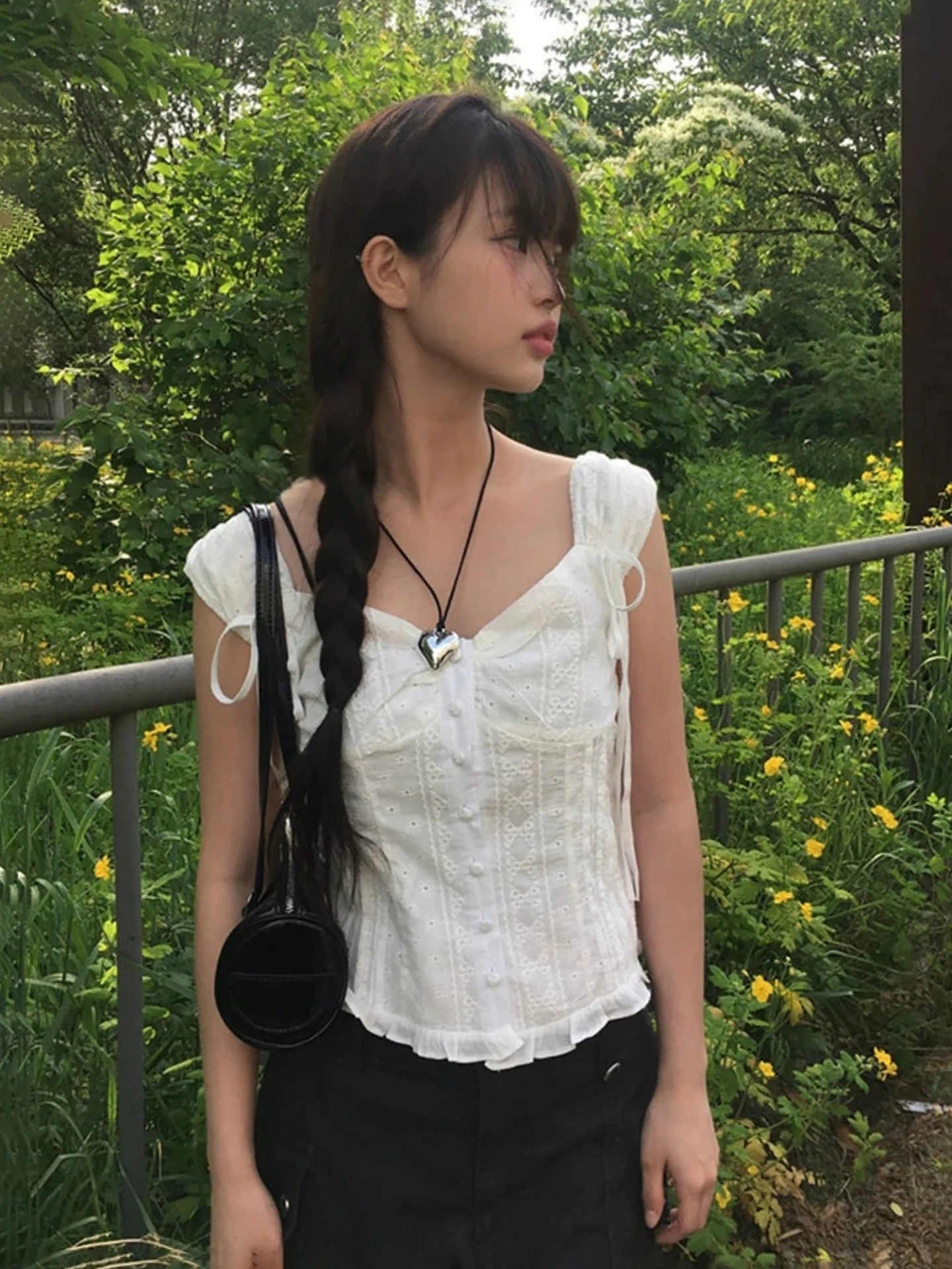 

Dongda Gate Design V-neck Belted Ruffle Short Sleeve Embroidered Shirt Beautiful Shoulder-baring Top Women's Cotton Summer Fa...