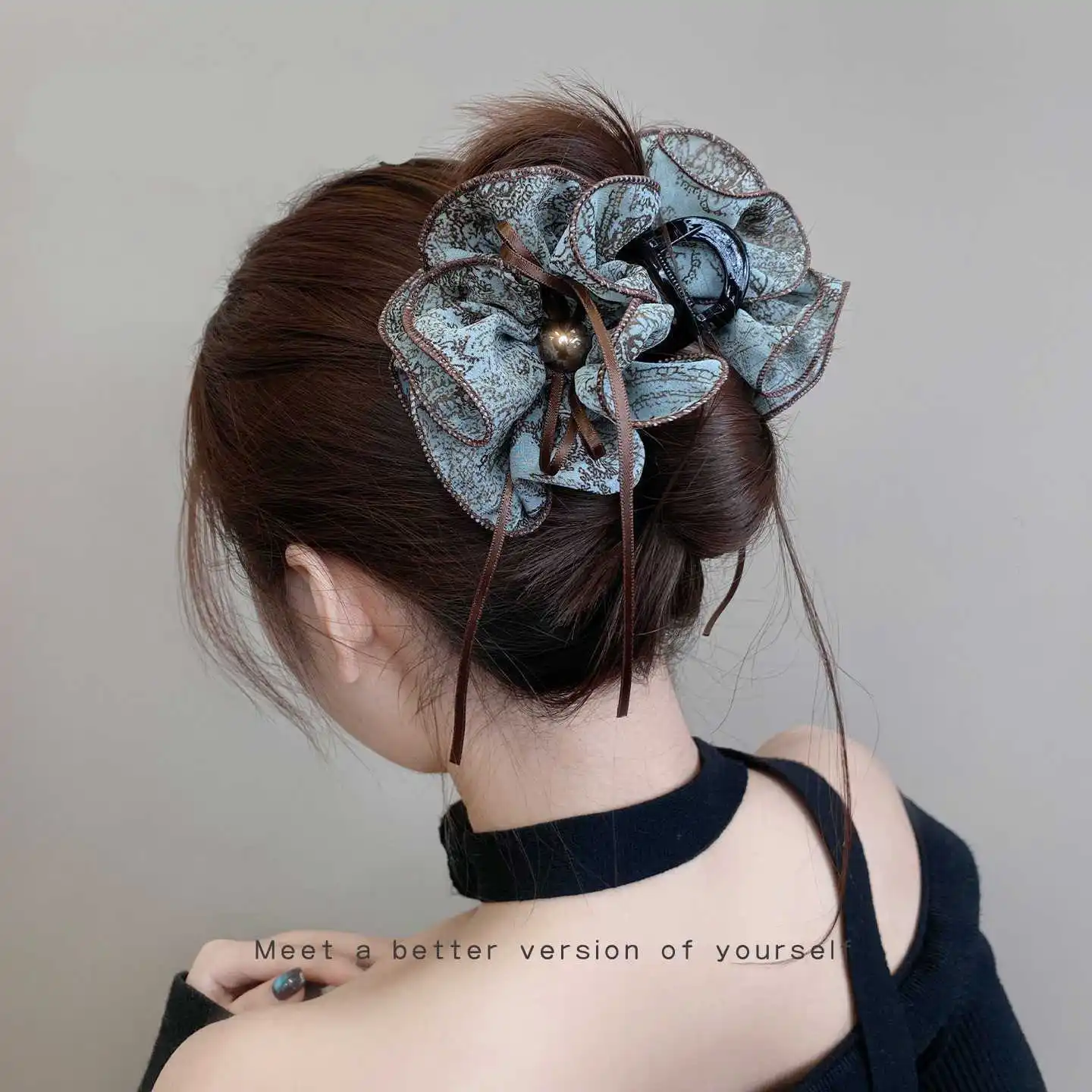 

Temperament Green Printed French Flower Grip Clip for Women's High End, Shark Clip Hair, Fashionable and Versatile Headpiece