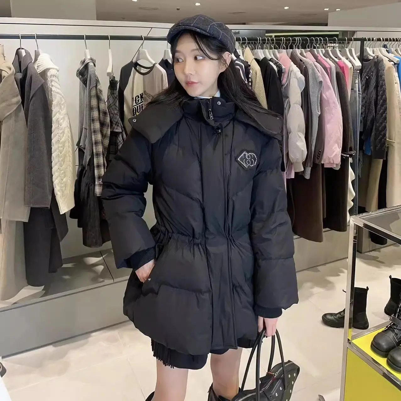 เสื้อโค้ทขนห่าน MICOAT Luy Faionable รุ่นอุ่นสบายสำหรับผู้หญิง เสื้อโค้ทฤดูหนาวแบบมีฮู้ดพร้อมเชือกผูกเอว ทรงยาวปานกลาง