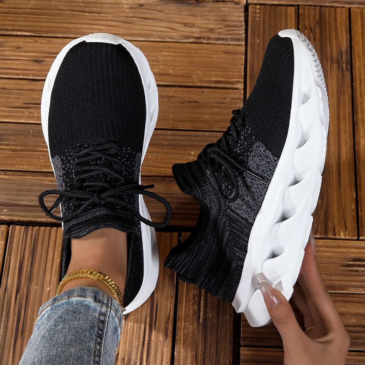 Herren Sneaker aus atmungsaktivem Fly-Knit Netzstoff, Klingen-Sohle für ermüdungsfreies Stehen, vielseitige Freizeitschuhe für den Arbeitsweg – Detail 2