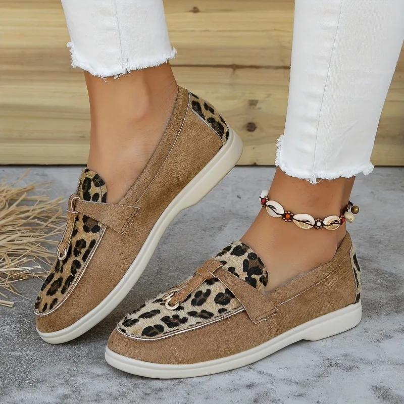 

New Women's Leopard Print Sneakers Flat Casual Shoes Slip on Ladies Loafers Vulcanized Shoes Walking Sneaker Plus Size 43