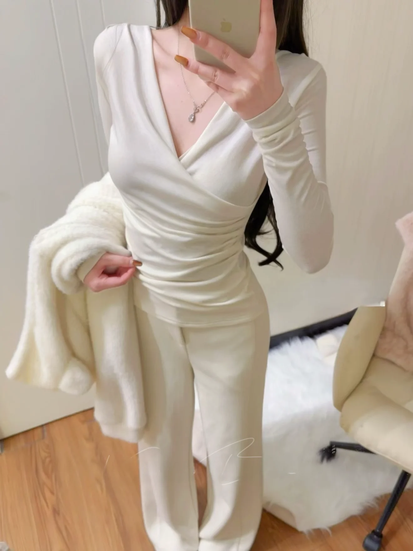 

Женский базовый трикотажный топ с глубоким V-образным вырезом, мягкий, с эффектом утяжки на талии, шерстяной, для осени и зимы, универсальный, повседневный, на каждый день