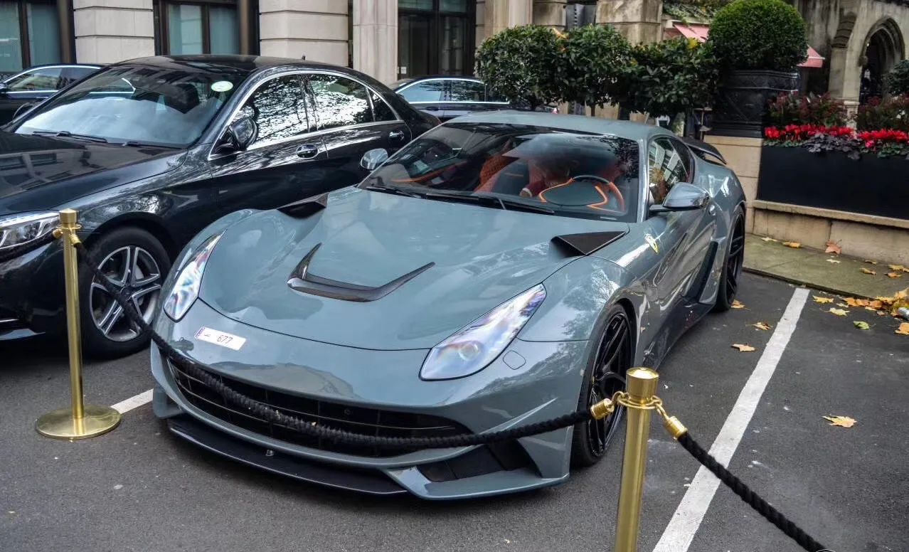 

suitable for Ferrari F12 Upgrade NOVI Style Carbon Fiber Hood air Intake Trim