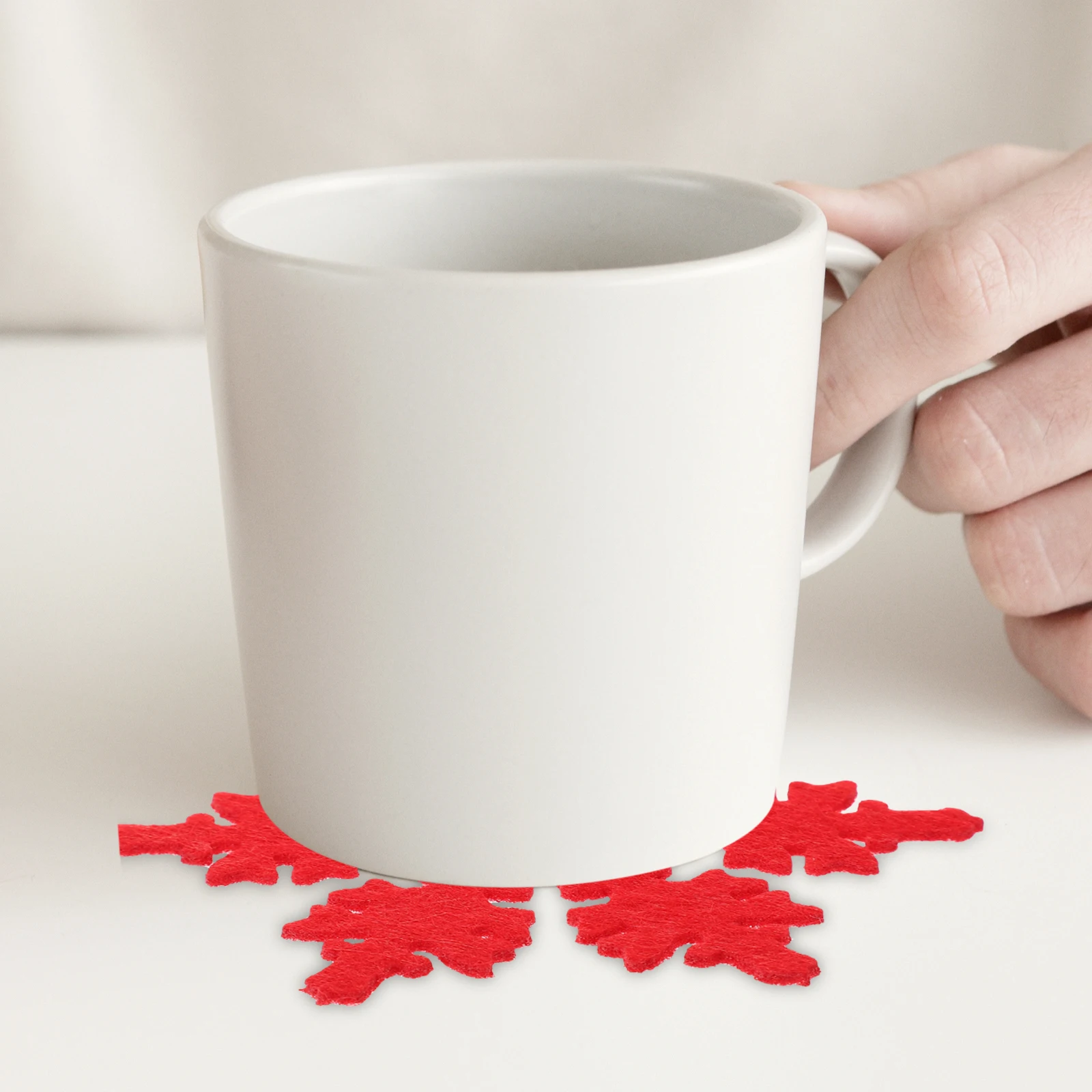 

8 Pcs Christmas Snowflake Coasters Cup Mat Set Decorations Insulation Heat Resistant Placemat for Drinks Mug Pad Kitchen Bar