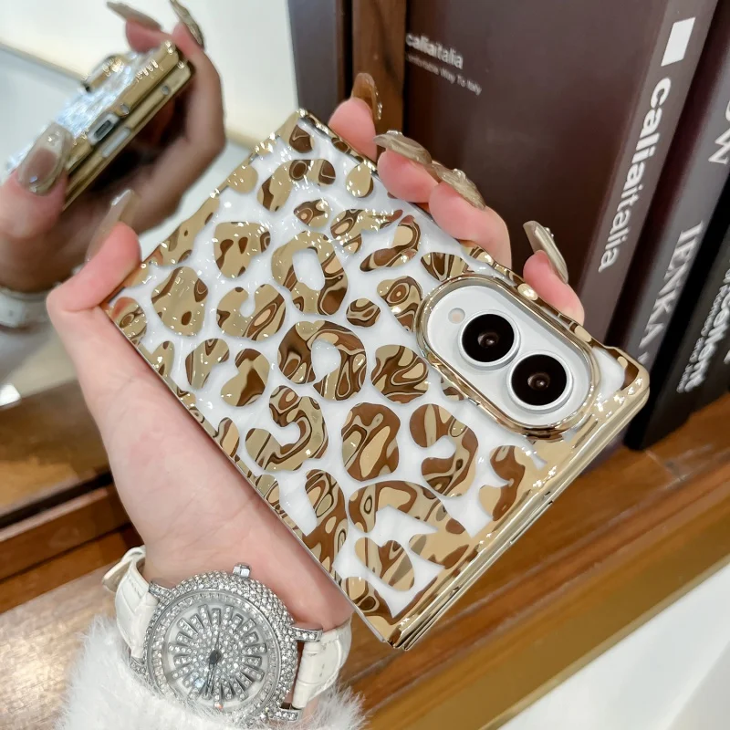 Etui z falistym wzorem w panterkę do Samsunga Galaxy Z Fold 8, szerokie etui ochronne z bransoletką, tylna obudowa na telefon komórkowy. — zdjęcie produktu 2