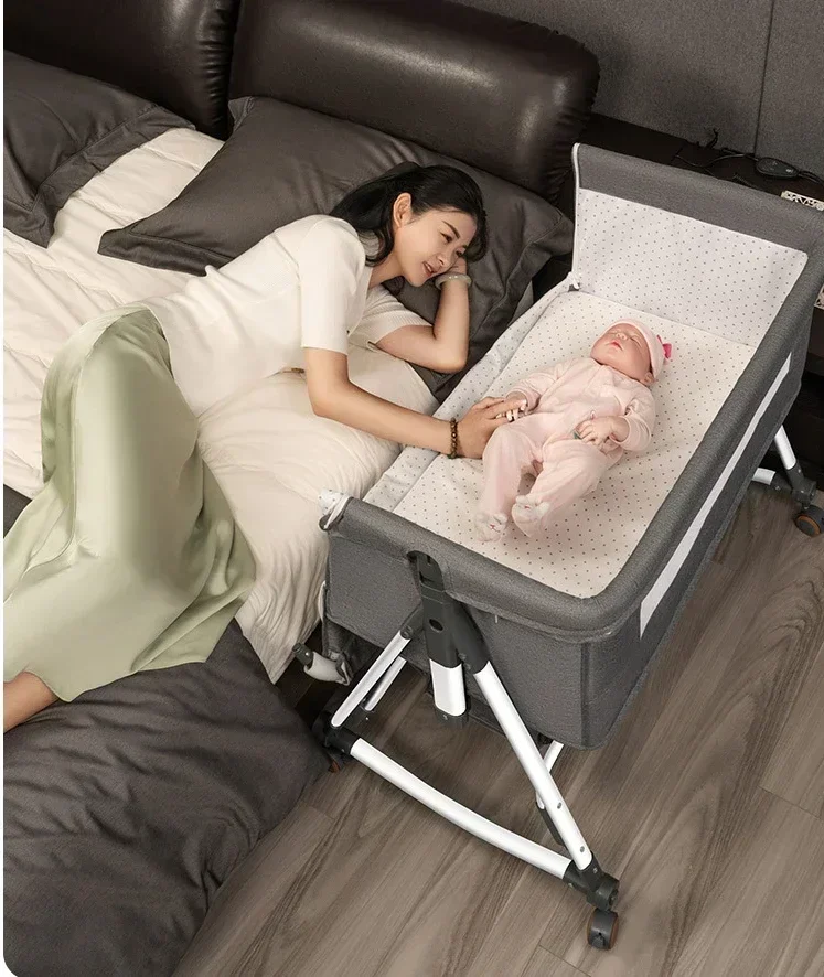 Portable Baby Crib Multifunctional  Bassinet Multi-in-1 Travel Crib with Breathable Mesh Bedside and Changing Table