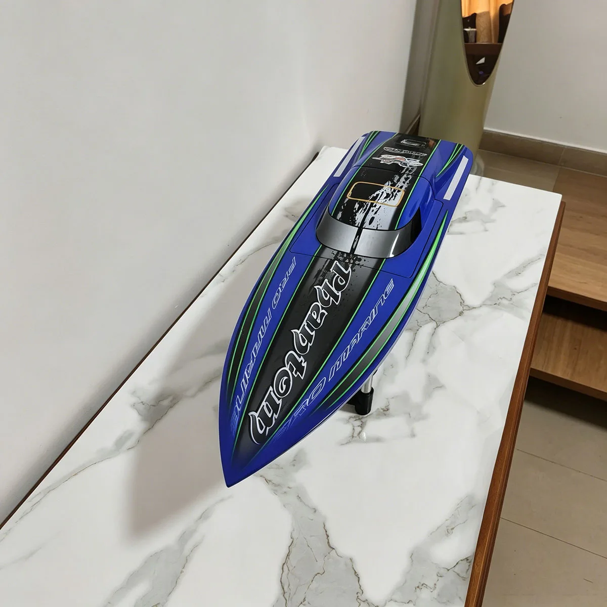 RC Speed Boat 84cm Phantom Remote Control O Boat Made of Fiberglass RC Schiffe Model Ship Toy