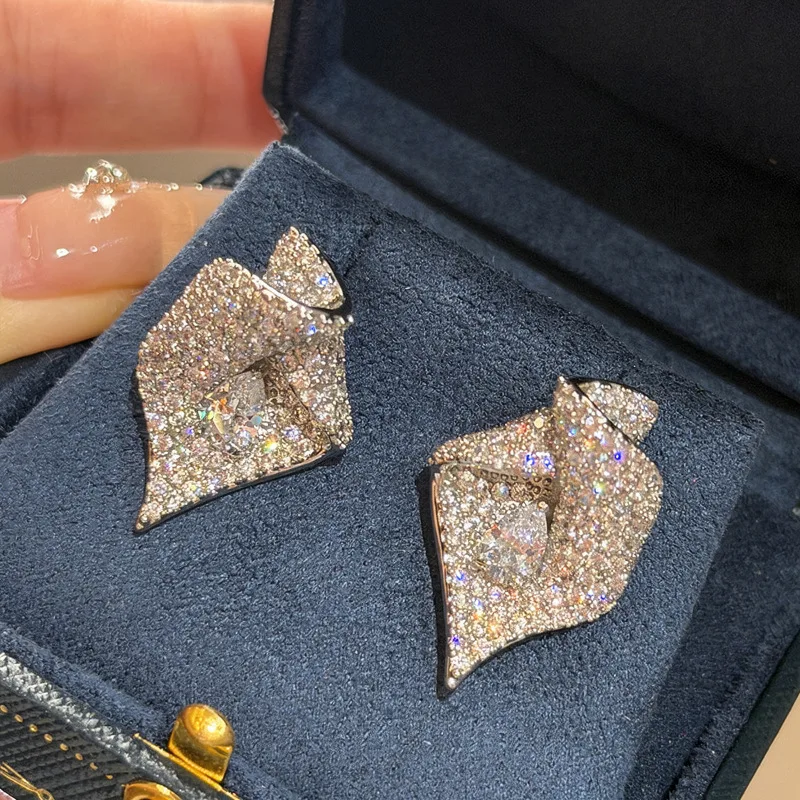 Pavé Rhinestone Leaf‑Shape Stud Earrings Teardrop Crystal Geometric Earrings Luxury Fashion Ear Jewelry for Women Banquet Party