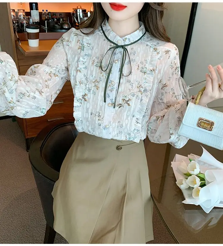 French Style Unique and Chic Women\'s New Long Sleeved Floral Chiffon Shirt Beautiful Little Shirt