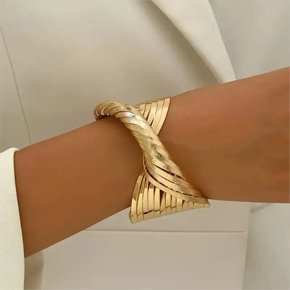 Vinatge Matte Twisted Line Design Cuff Bangle for Women Men Hip Hop Style Bangles Versatile Daily Wear Jewelry Gifts