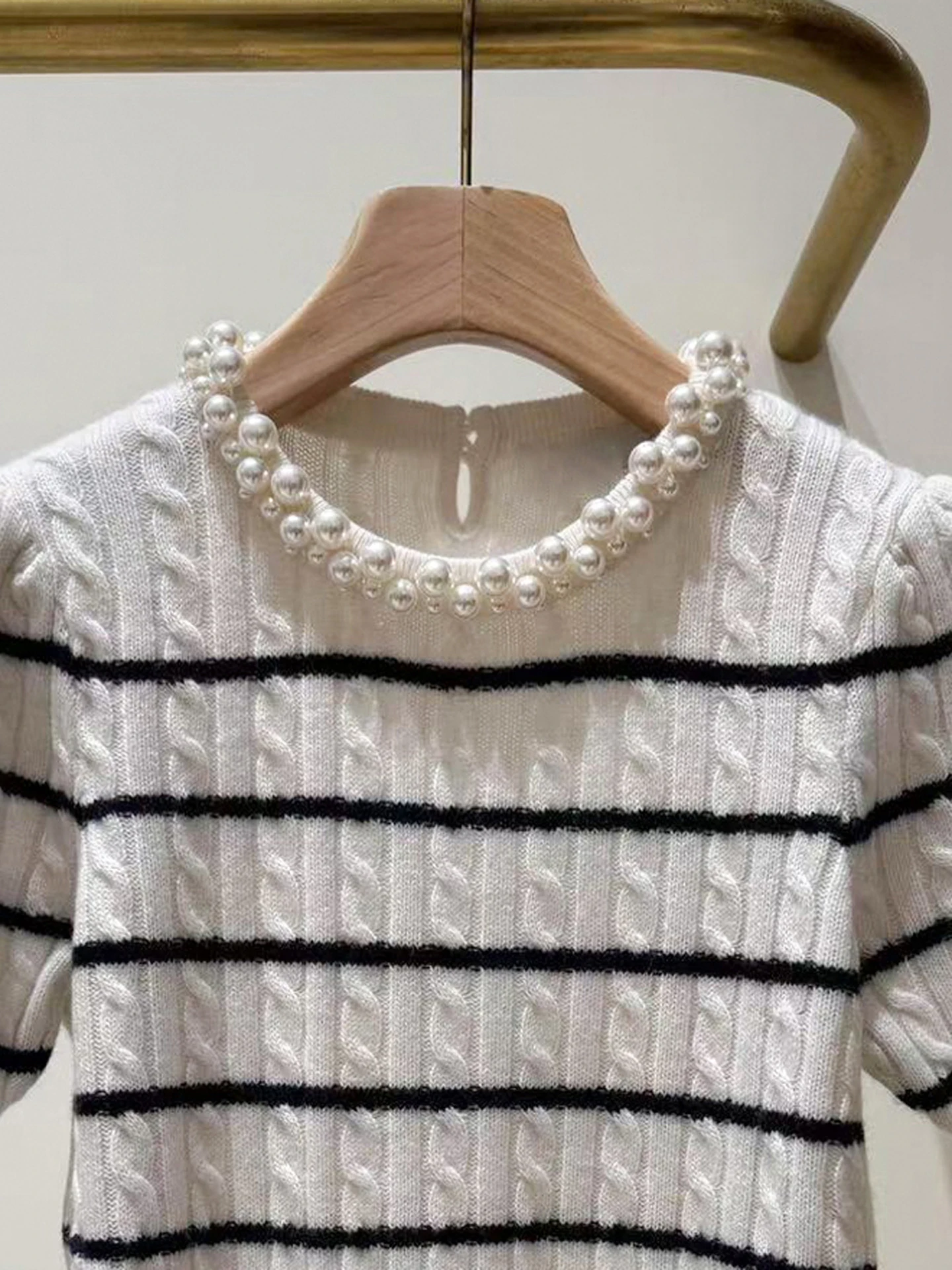 

Sweet Beaded Bubble Sve Striped Knit Top Women's Premium Faion Autumn 2025 Simple Commute Sle Regular Fit ort Sve...