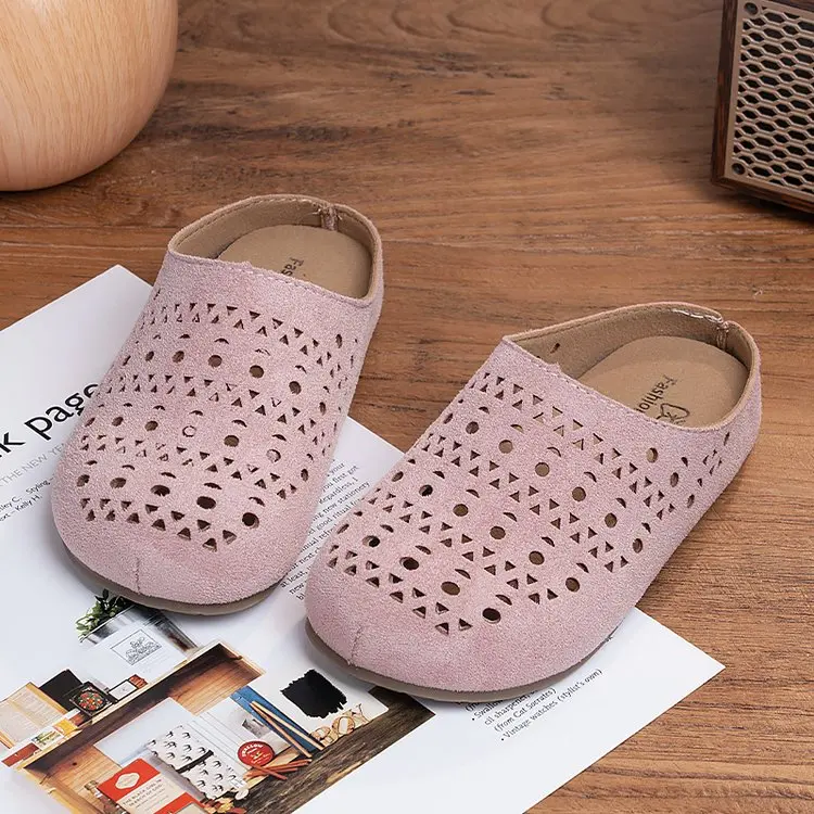 

Детские уличные сандалии для девочек, модные открытые тапочки, повседневная обувь с мягкой подошвой, нескользящие пляжные туфли, новая летняя коллекция 2026 года