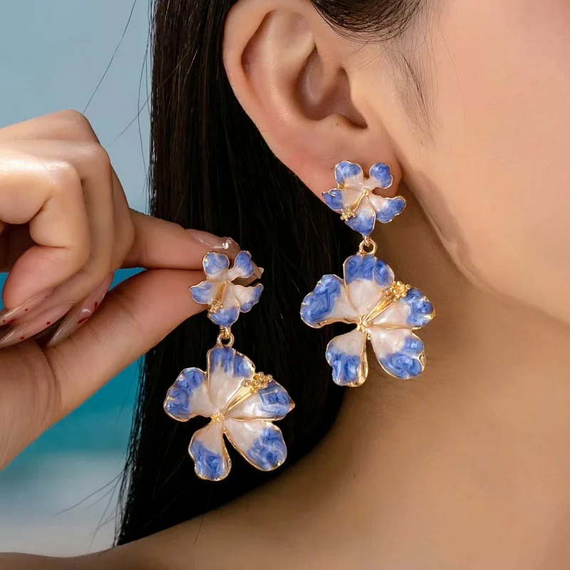 

Elegant Double Layer Floral Print Alloy Earrings Fashionable Luxury Accessory for Ladies Ideal for Daily Parties Events Unique J